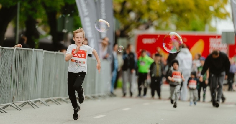 Bērnu diena krastmalā pulcēs 10 tūkstošus jauno skrējēju