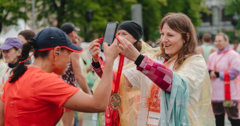 Pievienojies brīvprātīgo palīgu pulkam