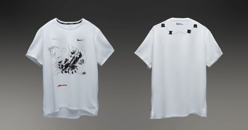 Borisa Bērziņa mākslas darba krekli