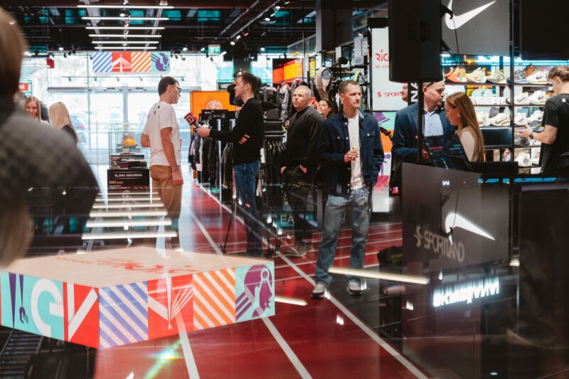 Borisa Bērziņa mākslas darba krekli