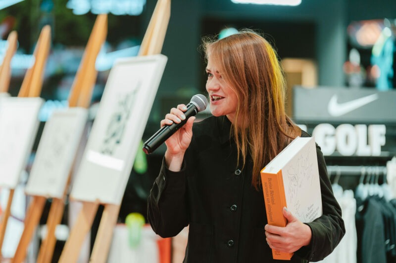 Borisa Bērziņa mākslas darba krekli